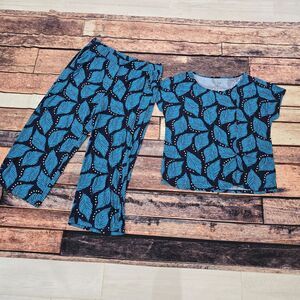 Attitudes by Renee Regular Como Jersey Top and Pant Set large. like new